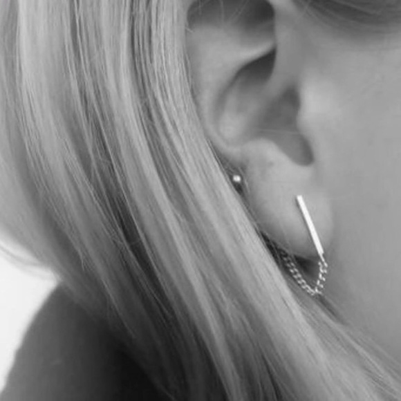 Minimalist Chained Bar Stud Earrings - Picture 3 of 4